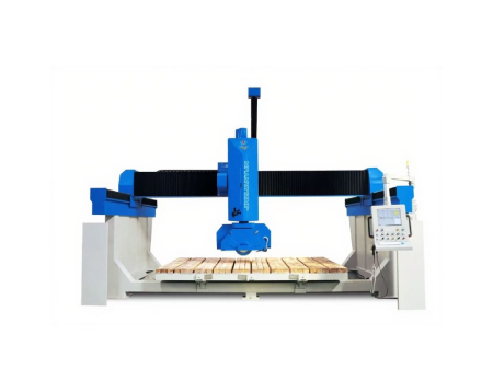 Máquina cortadora de piedra de 5 ejes en acción