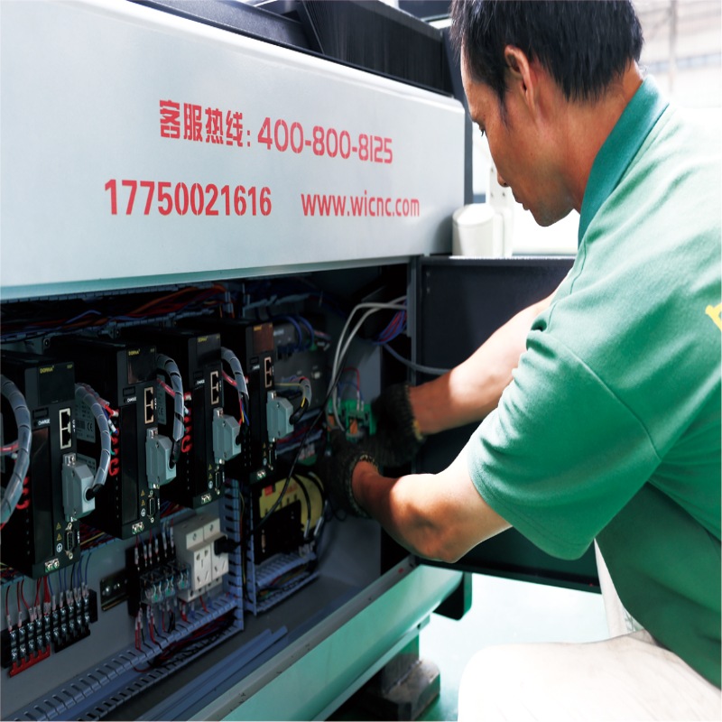 Cómo capacitar a los trabajadores para utilizar máquinas CNC para piedra